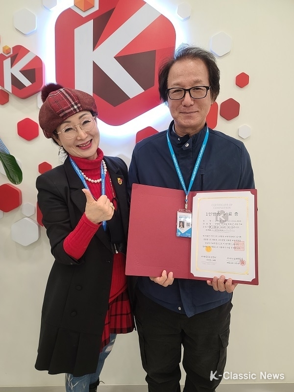 사진=안영화 지도교수(좌)와 김영준 교수(서울신포니에타 예술감독)