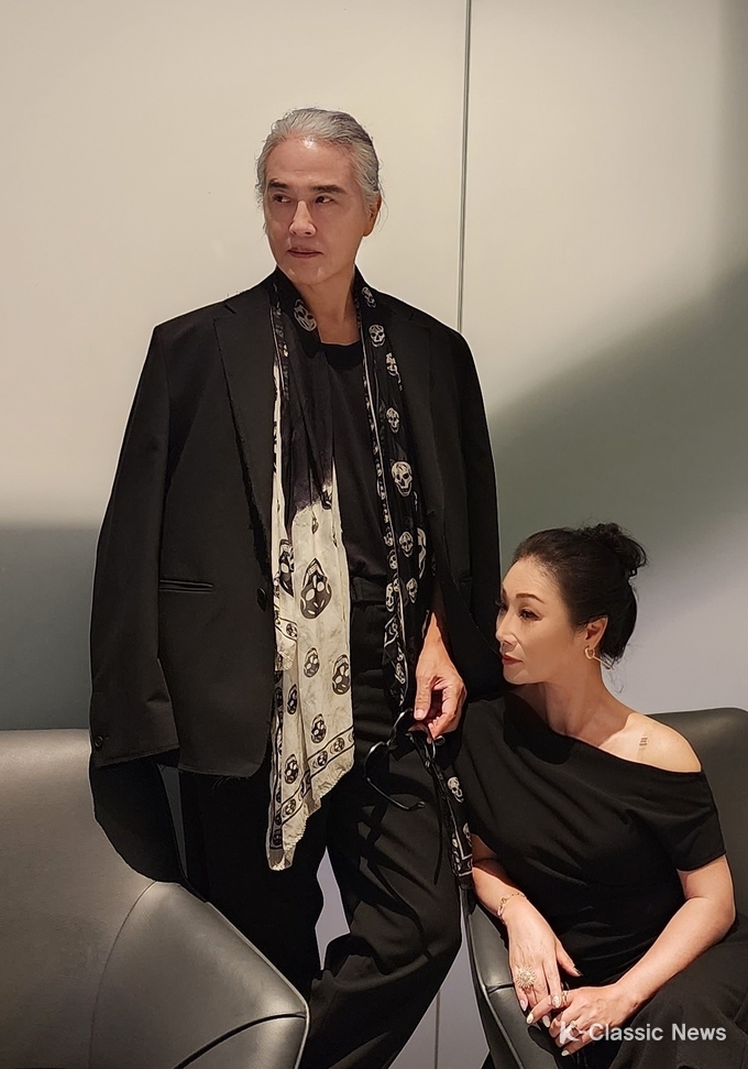주연을 맡은 배우 김한나와 로렌조박