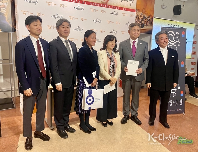 <strong>신재광 주스페인 한국문화원원장, 단장 겸 예술감독 최상호, 임수석 주스페인 대한민국 대사 내외, 작곡가 임준희, 임재식 단장</strong>