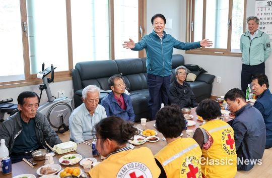 성주군 용암면 으뜸봉사회 어르신 식사대접 봉사