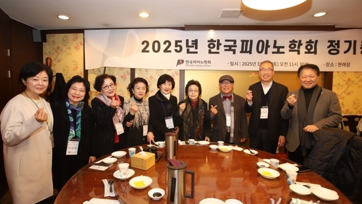 [AI에게 묻는다] 한국 피아노학회의 발전 방향에 대해 제언해 주시 오