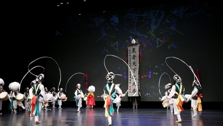 [AI 논평 코너] K-Classic News 1일 독자뷰 1만, 클래식 생태 환경을 바꾼다