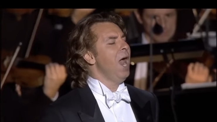 찬란한 봄밤, 듣기 좋은 곡, 목소리는 사랑보다 오래 남는다