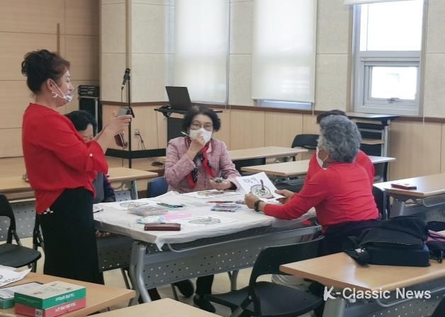 부여 홍산공공도서관, 2022 여름학기 독서·평생 프로그램 진행