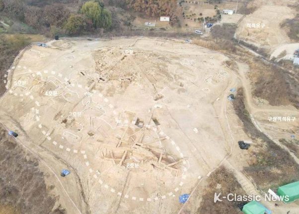 1호분과 2~5호분 전경