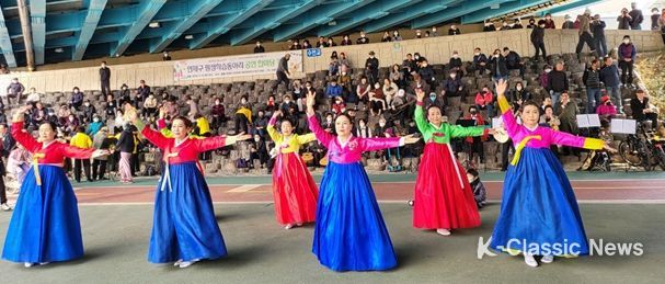 연제구, 평생학습동아리 온천천 버스킹 공연 성료