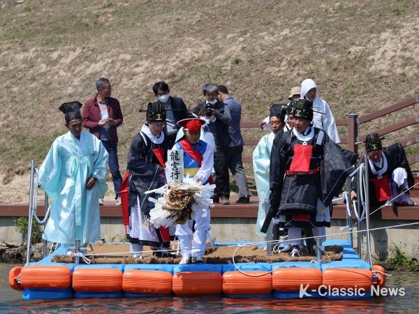 가야진사일원에서 열린 가야진용신제 봉행 및 한마당 축제