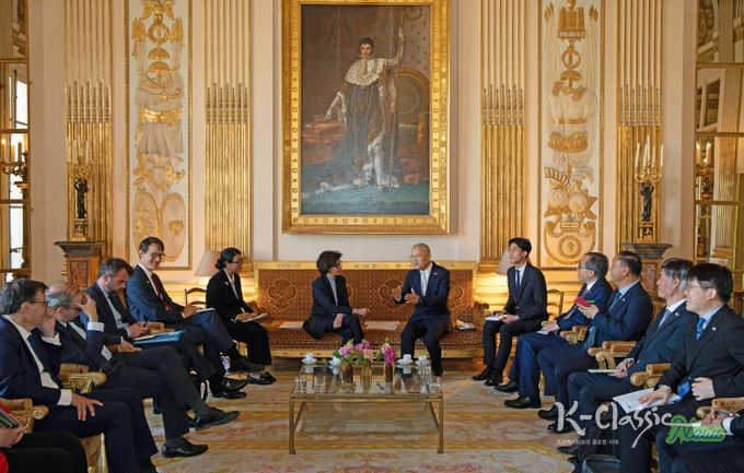 유인촌 장관 한-프 수교 140주년 문화협력의향서 체결식