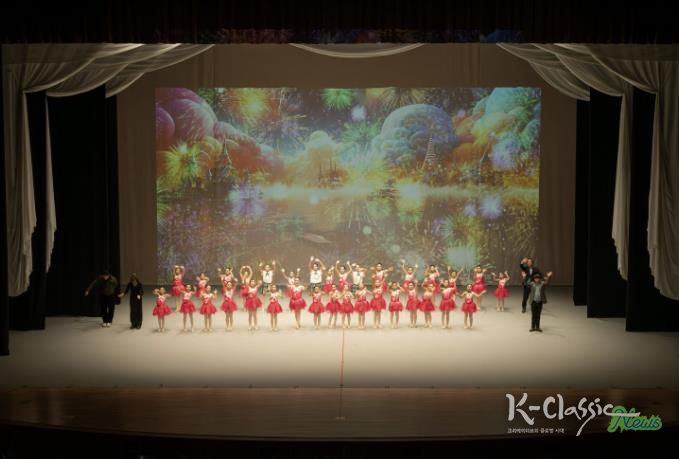 무용단 공연 사진