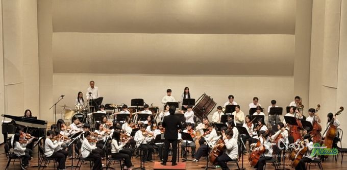 (재)포항문화재단(대표이사 이상모)은 지난 19일 저녁 포항시청 대잠홀에서 열린 ‘꿈의 오케스트라 포항’의 2025 정기연주회 ‘바다의 꿈’을 개최했다.