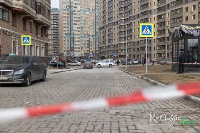 지난달 11일 러시아 모스크바 남동부에서 촬영한 손상된 주거 건물. (사진/신화통신)