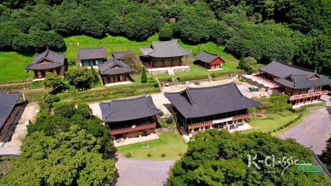 빼어난 자연경관을 자랑하는 나주 불회사가 ‘2025년 우리고장 국가유산 활용사업’에서 전통산사 분야 우수사업으로 선정되며 2년 연속 국가유산청장상을 수상했다.