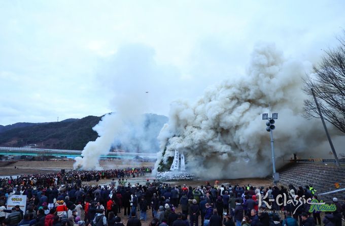 전국 최대 달집태우기, 2026 청도정월대보름행사‘성공 점화’