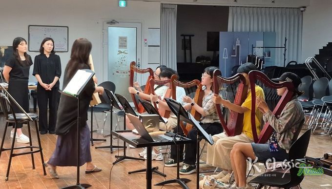 지난해 청년 문화존에서 진행한 ‘우리누리아트’의 하프연주 활동 모습