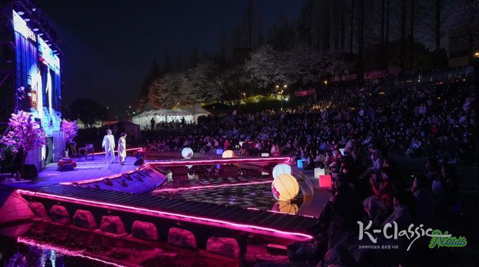 벚꽃 등 축제 수변무대