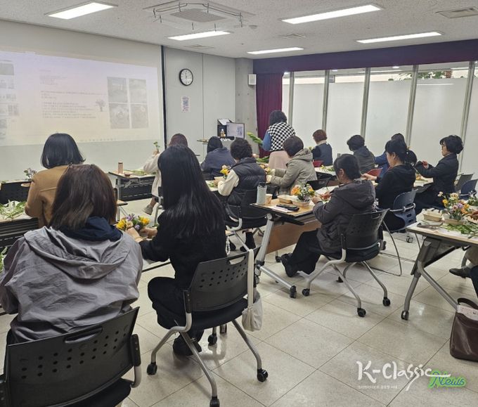 오산시 중앙도서관, 감성 힐링 ‘그림책 원예테라피’ 운영…시민 호응 속 성황